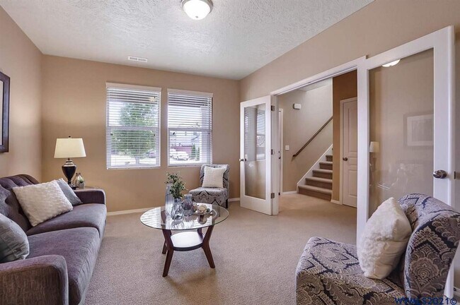 Building Photo - 848 NE Millstream Pl