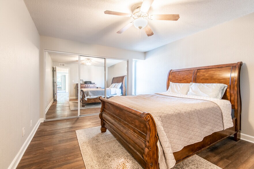 Building Photo - 4727 Jarboe St