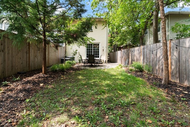 Building Photo - 1723 Price St