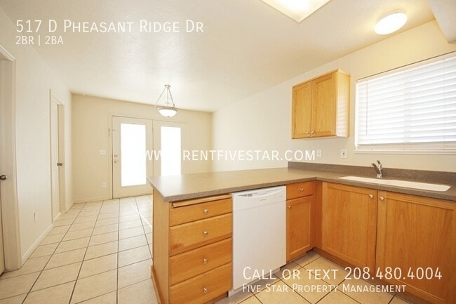 Building Photo - 517 Pheasant Ridge Dr