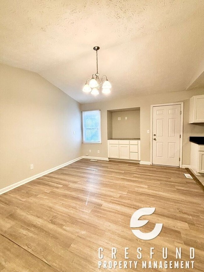 Building Photo - Coziest 3 Bed, 2 Bath - 15 MINUTES FROM YA...