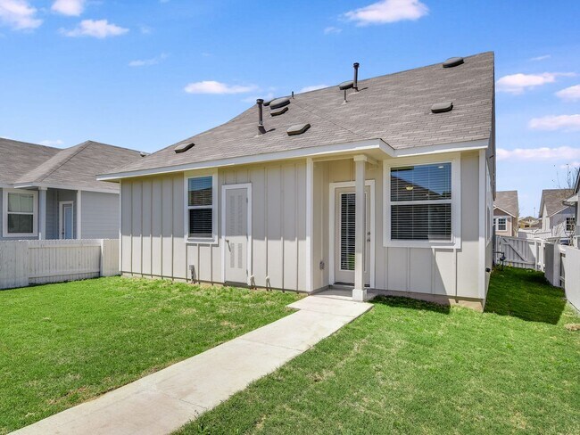 Building Photo - 3 BR/2 BA - 1437 SF in KYLE - Casseta Ranch!