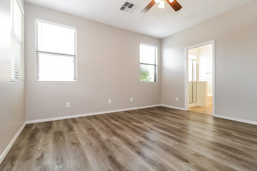 Building Photo - 17932 W Vogel Ave