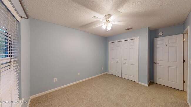 Building Photo - 281 Village Green Ave