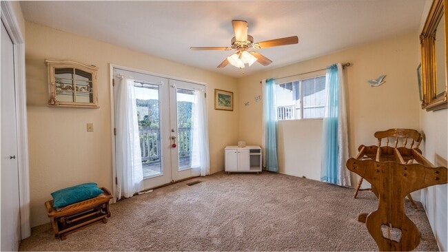 Building Photo - 4 Bedroom 2 Bath Level Entry Home
