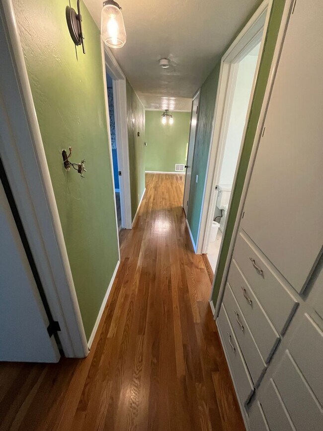 Building Photo - Cozy Home for rent in Tulare