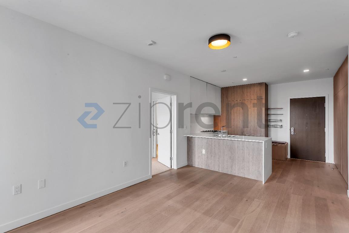 Building Photo - Unit 404