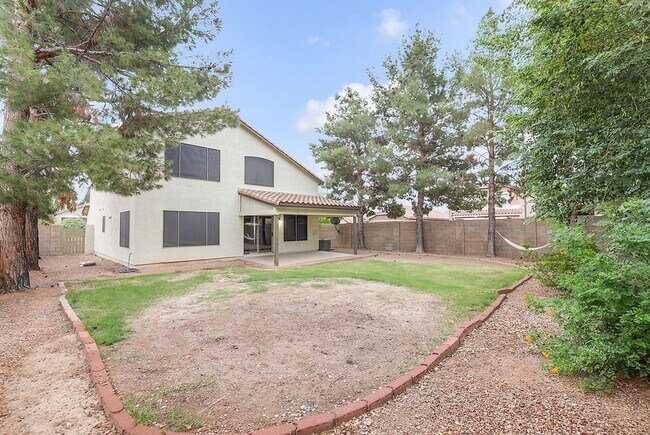 Building Photo - Perfect Gilbert Location