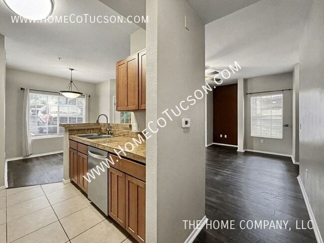 Building Photo - 1500 E Pusch Wilderness Dr