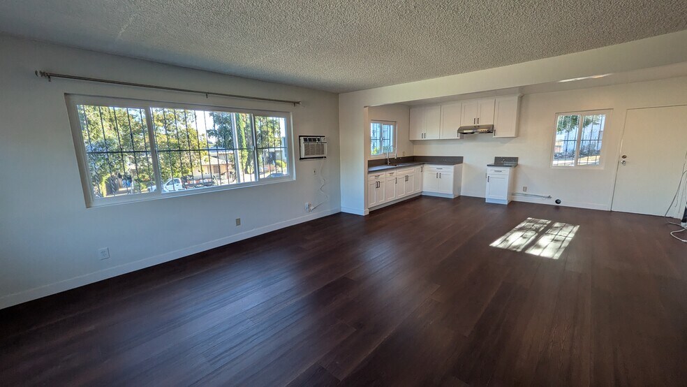 LIVING ROOM - 4111 Abner St