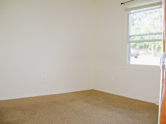 Building Photo - 1116 S Hall St