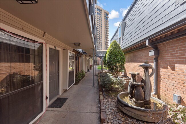 Building Photo - 5151 Richmond Ave.