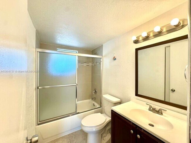 Building Photo - 2903 N Miami Beach Blvd