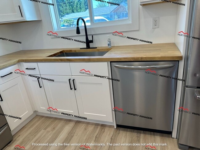 Building Photo - STATUS: AVAILABLE   | R293 | $2095.00