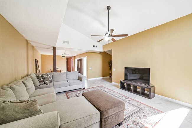 Building Photo - 4708 N Cashel Cir
