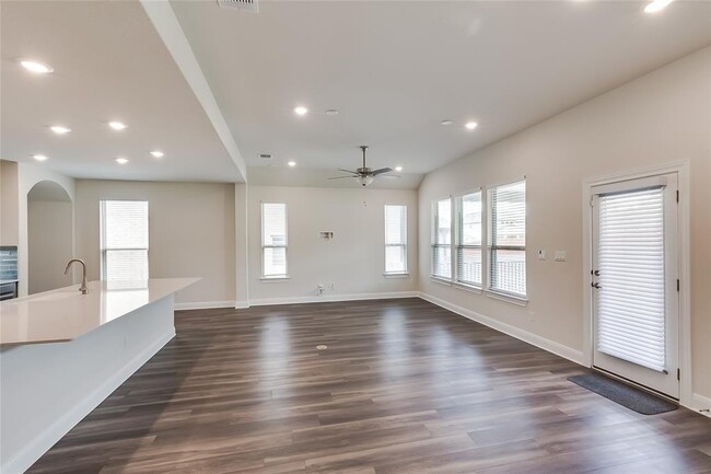 Building Photo - 3509 Charade Dr