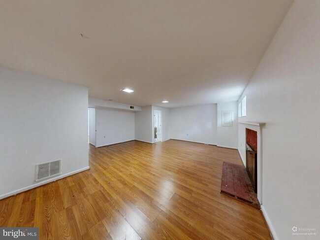 Building Photo - 8105 Kenova Ln