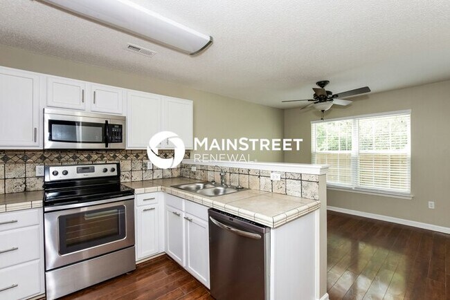 Building Photo - 3 Bedroom Pet-Friendly Home in Mooresville, NC with Main Street Renewal