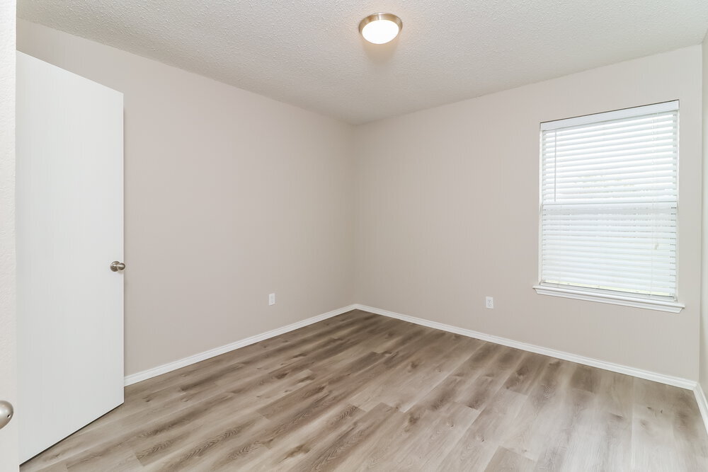 Building Photo - 8128 Twin Oaks Trail