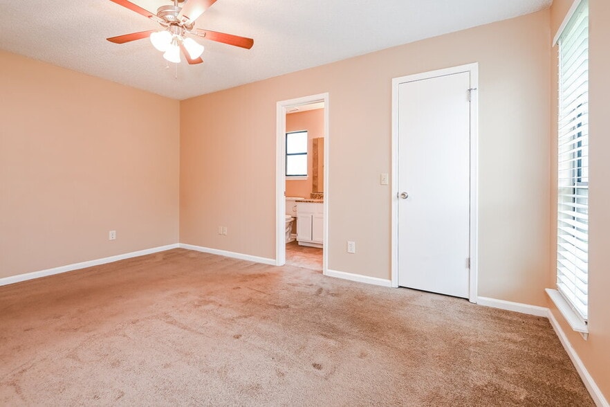 Building Photo - 1364 Trotters Walk Way
