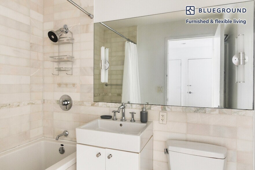 Building Photo - 635 W 42nd St