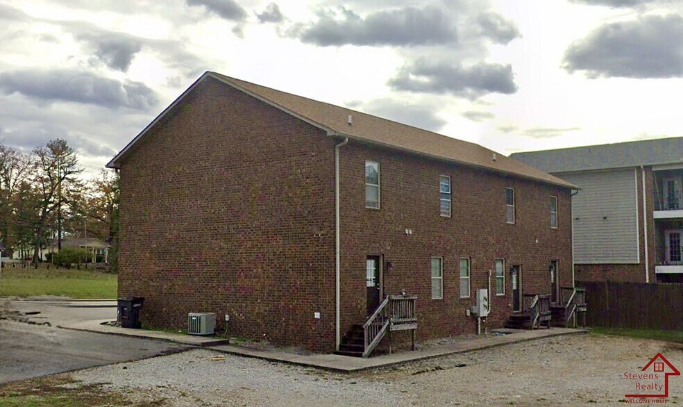 Building Photo - 1090 N Washington Ave