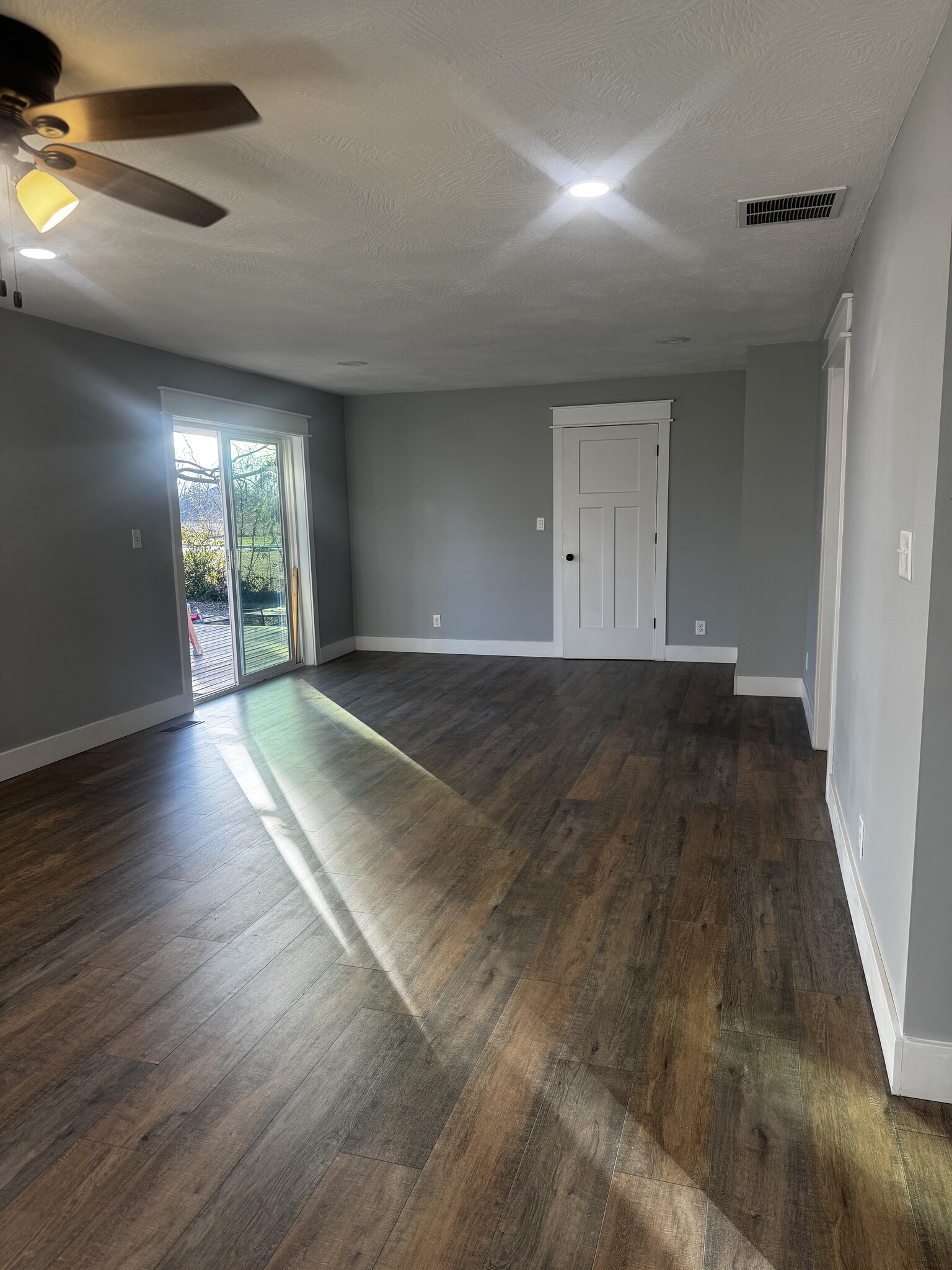 Living room 1 - 4018 W Weaver Rd