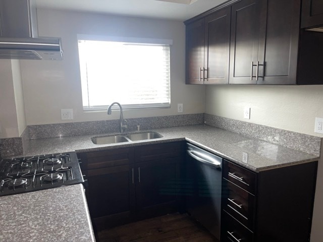 Building Photo - 7042 Fenway Dr.