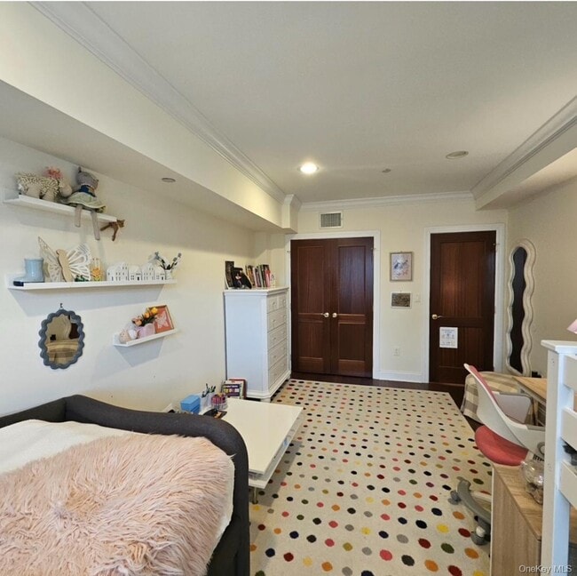 Building Photo - 171 Great Neck Rd