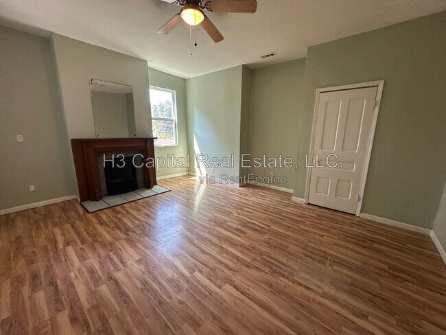 Building Photo - 821 Alby St