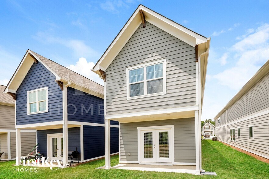 Building Photo - 211 Creek Run Way