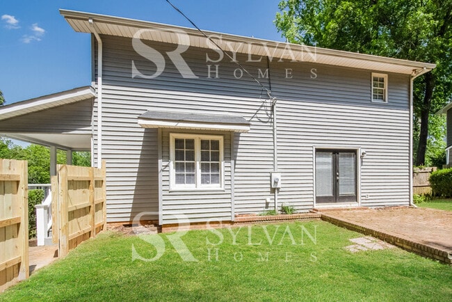 Building Photo - Live the good life in this 3 BR, 2.5 BA home