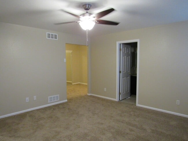 Building Photo - Spacious 4 bedroom plus loft in Brighton