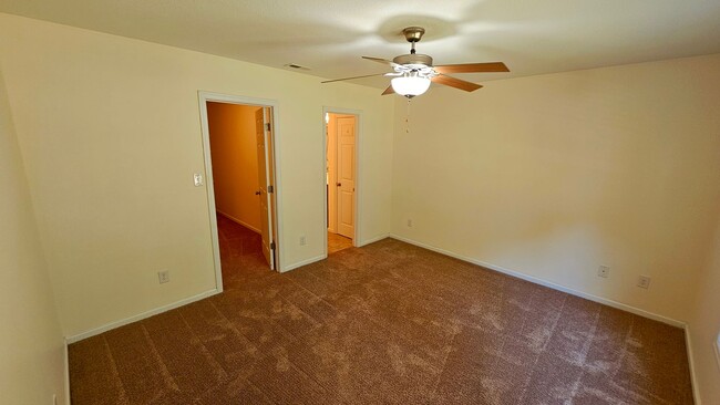 Building Photo - 3 BR 2 BA Liberty Hills