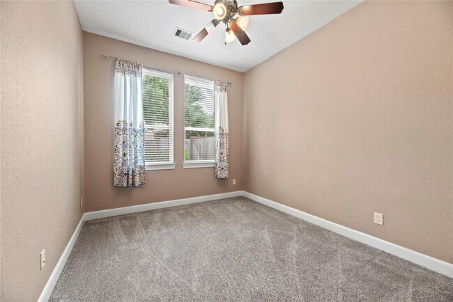 Building Photo - 28706 Hemlock Red Ct