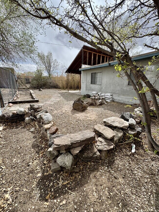 Primary Photo - Location, Location, Location! Convenient t...