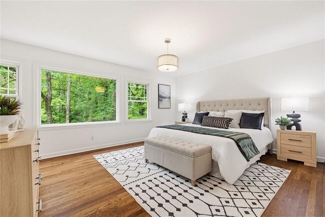 Building Photo - 445 Forest Hills Dr