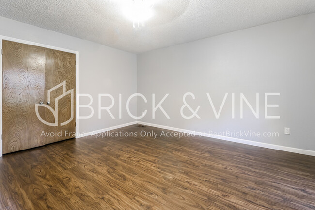 Building Photo - 1608 Ridgecrest Rd