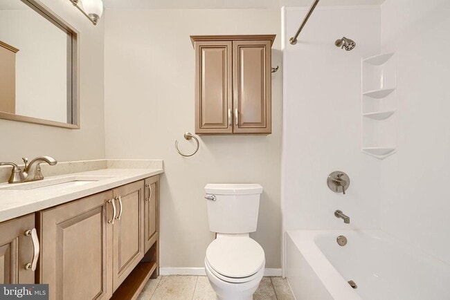 Building Photo - 1505 Westminster Ct