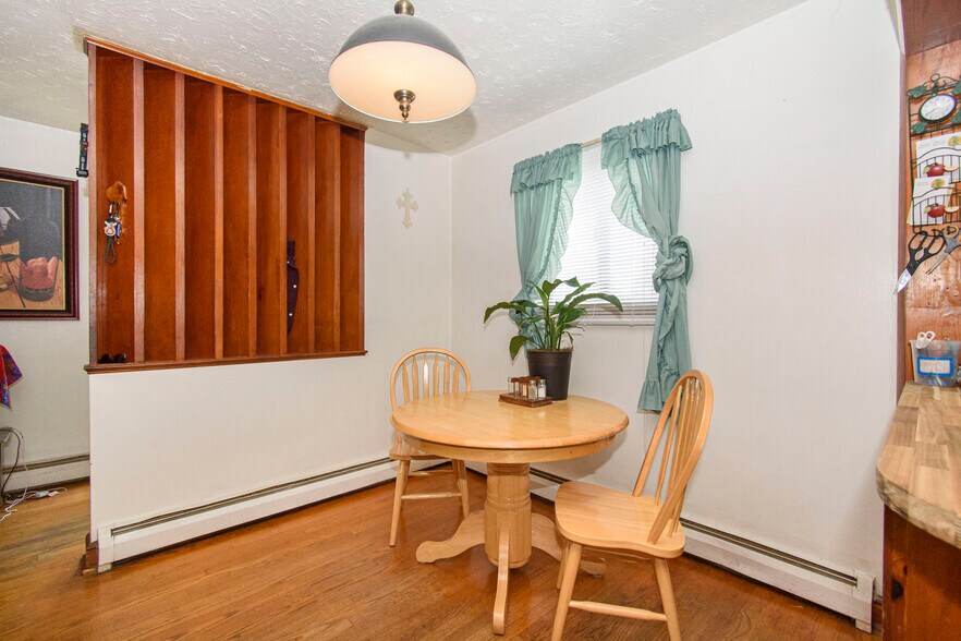Building Photo - 206 Broce Dr