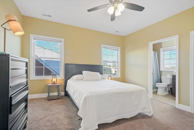 Building Photo - 624 U.S. 29-SI ID1395358P