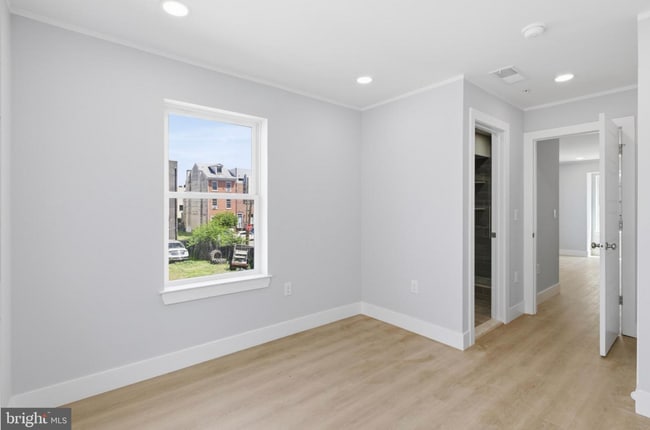 Building Photo - 1511 W Flora St