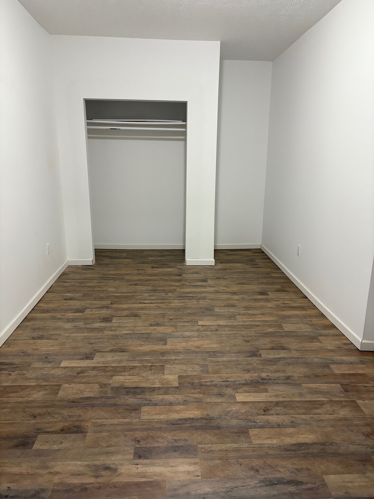 Building Photo - 618 Dennis St