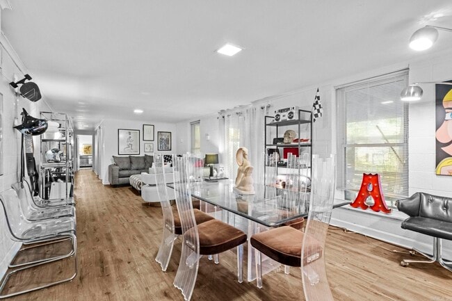 Building Photo - 2020 Topf Rd