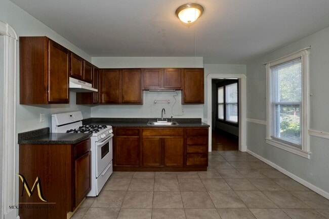 Building Photo - 286 Sumner Ave