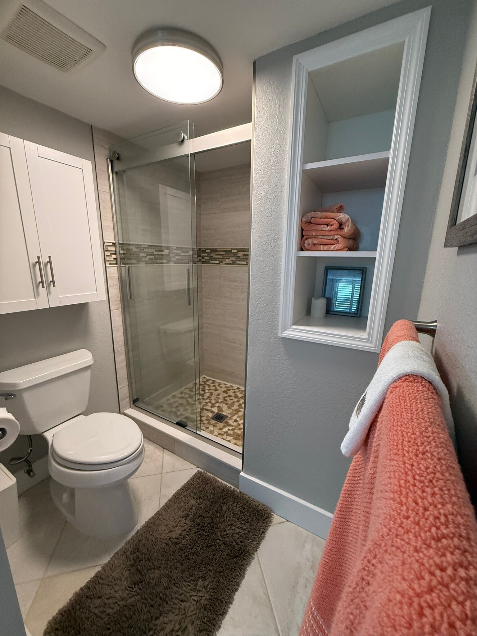 Primary Bathroom - 7560 Bay Island Dr S