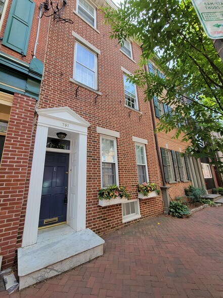 Building Photo - 791 S 2nd St