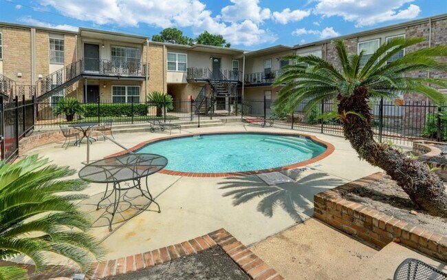 Building Photo - 5550 N Braeswood Blvd