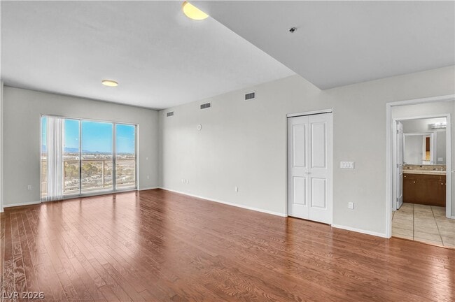 Building Photo - 8255 S Las Vegas Blvd