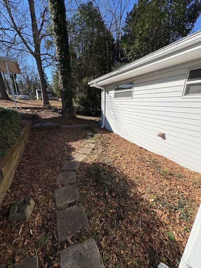 Building Photo - 3 bedroom 3 bath in Spartanburg!!